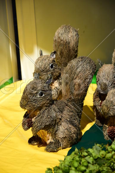 Поделки. Сувениры искусственных белок 