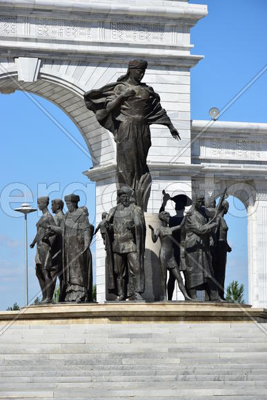 Астана - уличная скульптура. Достопримечательности Казахстана. 