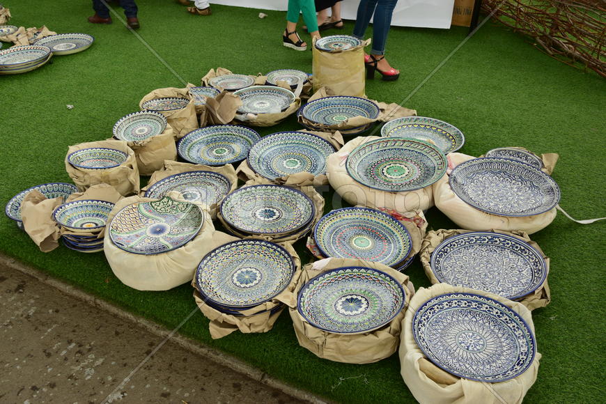 Выставка ремесленников на праздновании дня города в Астане. Казахстан 