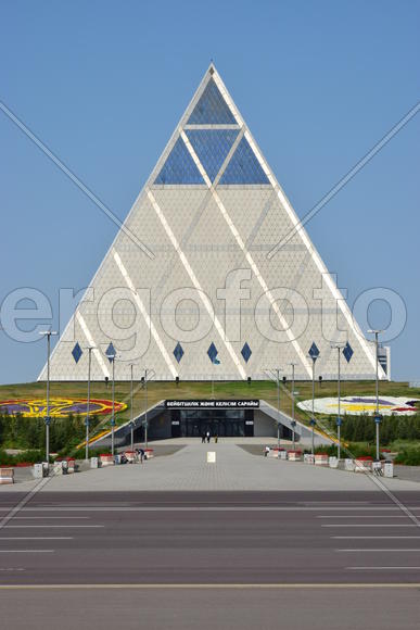 Астана-Пирамида 