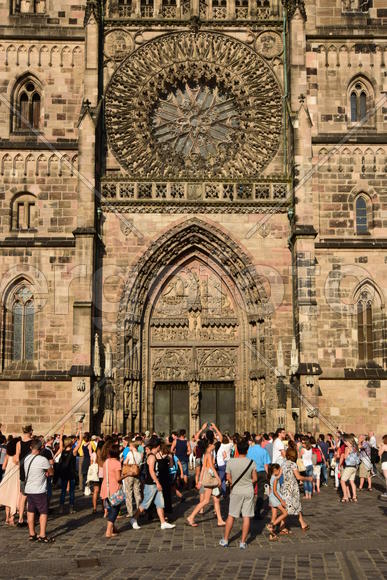 Германия - город Нюрнберг. Фасад старинного здания 