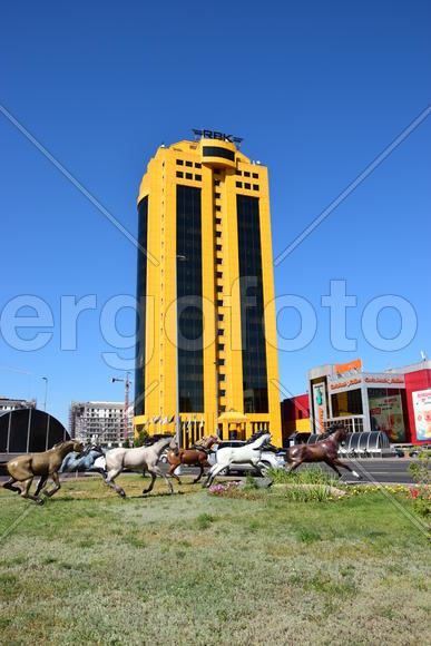 Астана - многоэтажные современные здания. Казахстан 