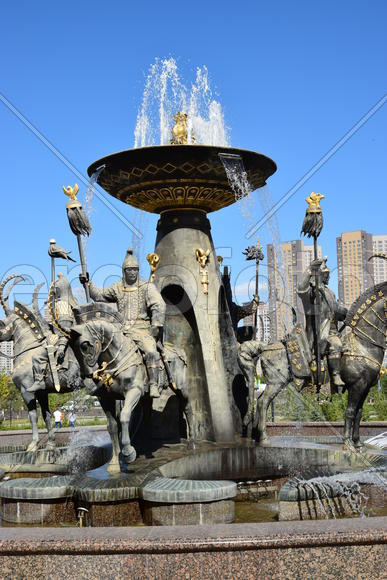 Астана - уличная скульптура. Достопримечательности Казахстана. 