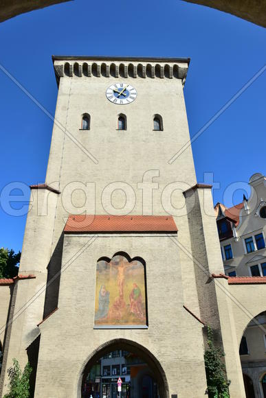 Германия. Мюнхен. Башня старинного здания 