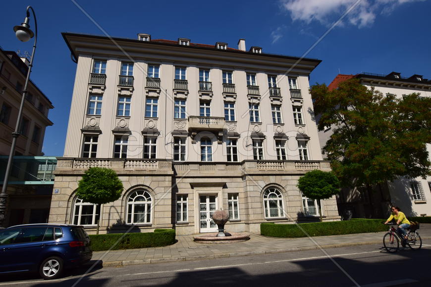 Германия. Мюнхен. Фасад здания 