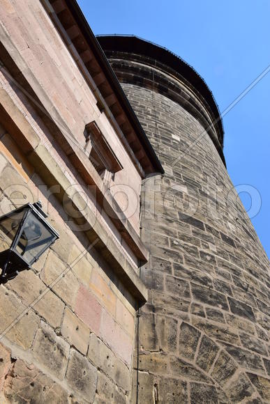 Германия - город Нюрнберг. Башня старинного здания 