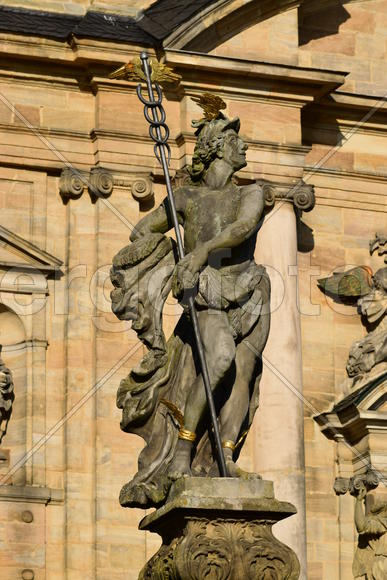 Германия - город Бамберг. Скульптура мужчины 