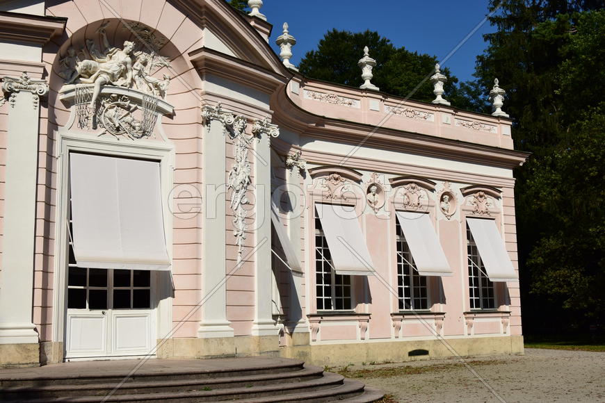 Германия, Мюнхен, замок Нимфенбург. Фасад здания 