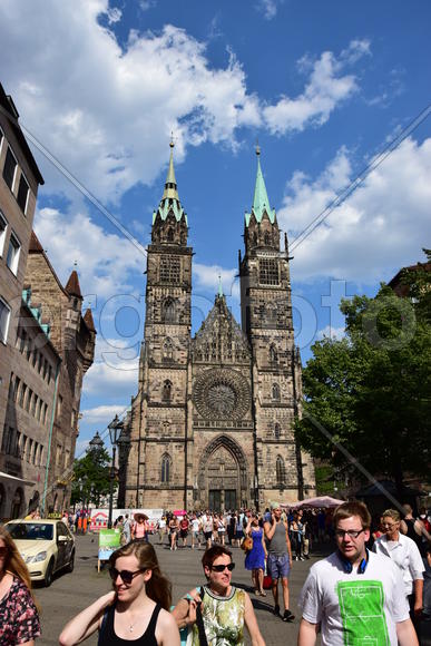 Германия - город Нюрнберг. Фасад здания 