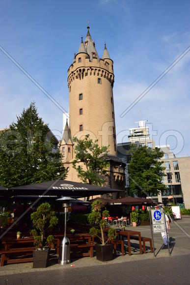 Германия, Франкфурт-на-Майне. Старинная башня 