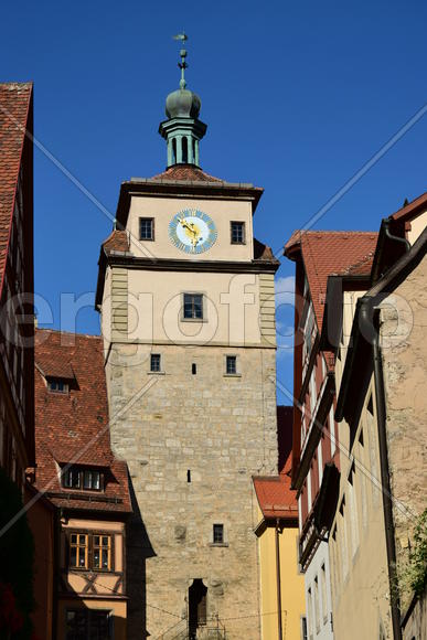 Исторический город Ротенбург в Баварии. Башня с часами 