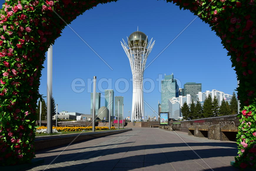 Башня "БАЙТЕРЕК" в Астане