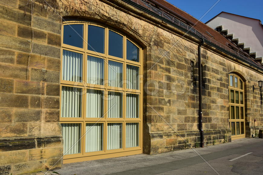 Германия - город Бамберг. Фасад старинного здания 