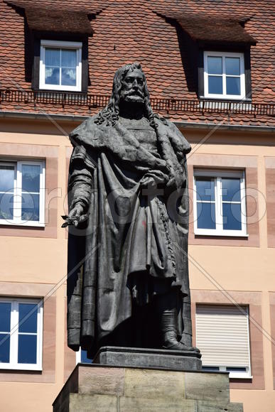 Германия - город Нюрнберг. Скульптура Альбрехта Дюрера 