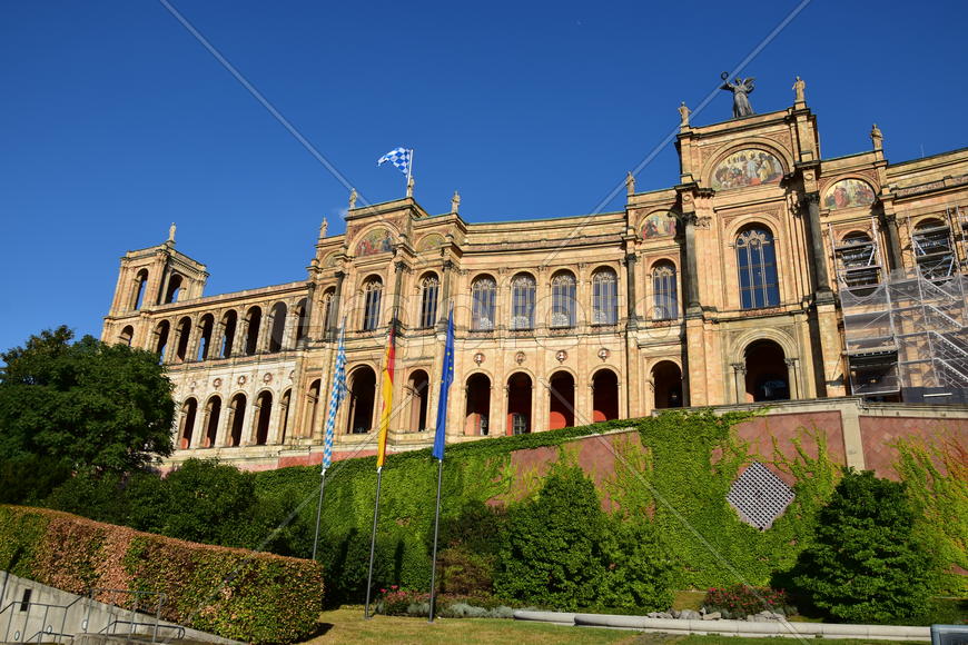 Германия. Мюнхен. Фасад старинного здания 