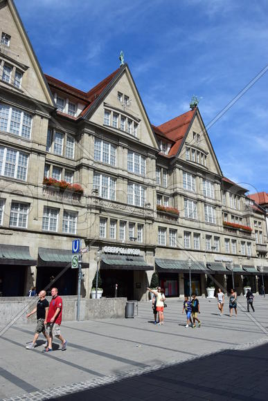 Германия. Мюнхен. Фасад старинного здания 