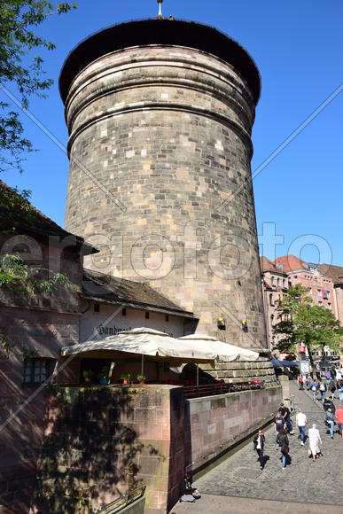 Германия - город Нюрнберг. Башня старинного здания 