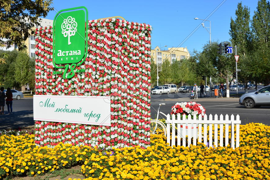 Астана - уличная скульптура. Достопримечательности Казахстана. 