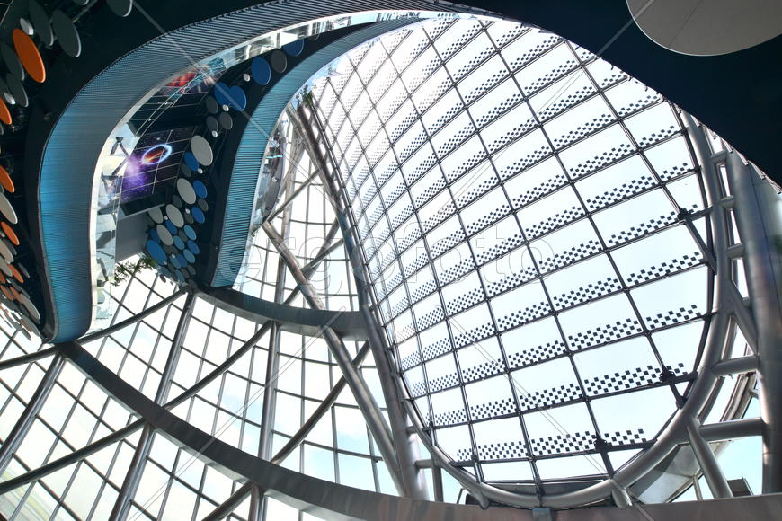 Интерьер стеклянной сферы "Нур-Алем". Казахстан