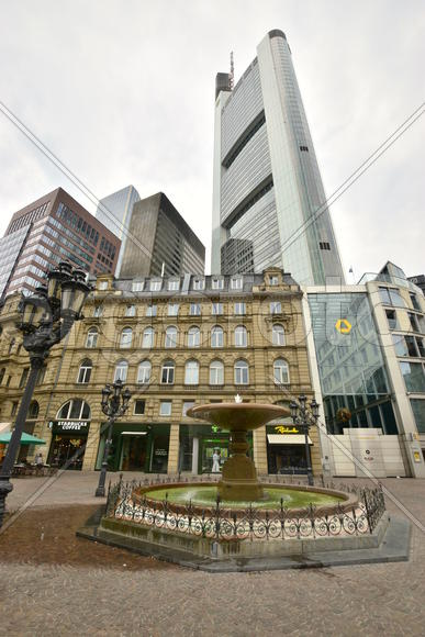 Франкфурт-На-Майне, Фонтан на площади 