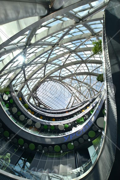 Интерьер стеклянной сферы "Нур-Алем". Казахстан