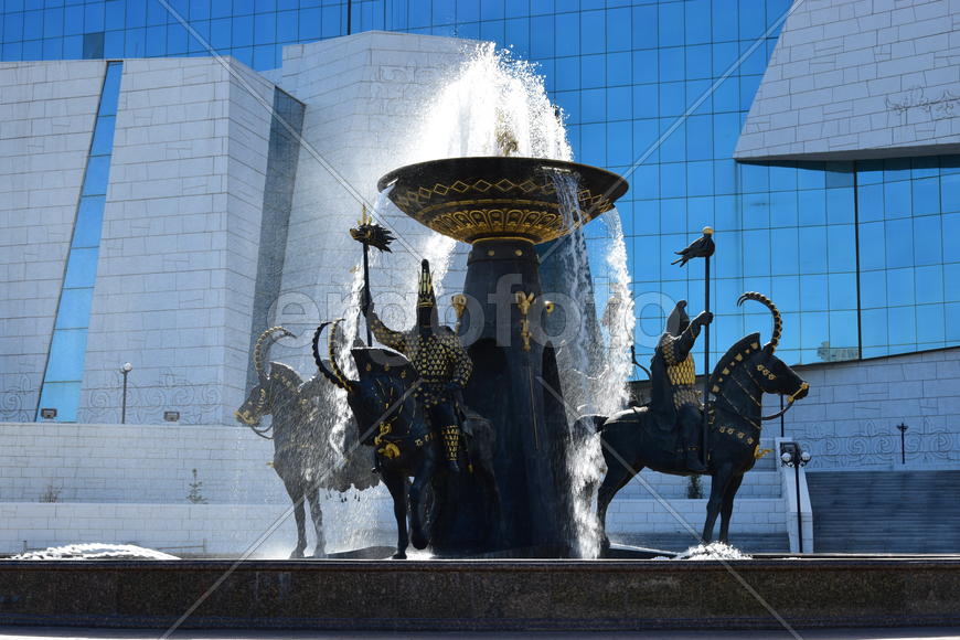 Астана - уличная скульптура. Достопримечательности Казахстана. 