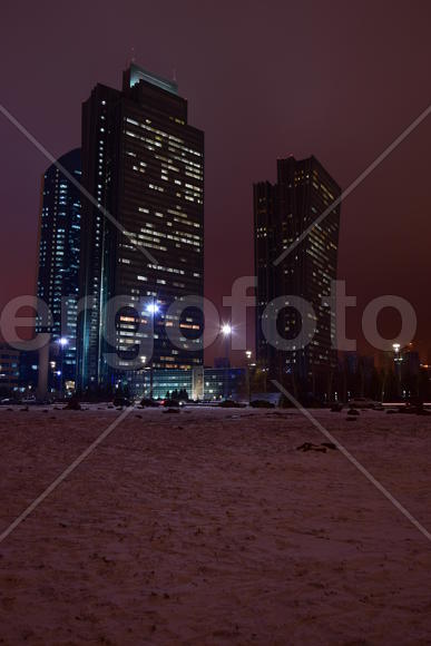 Астана. Современная архитектура города ночью 