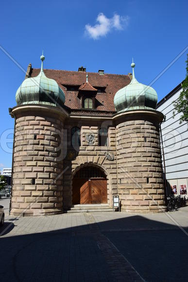 Германия - город Нюрнберг. Фасад старинного здания 