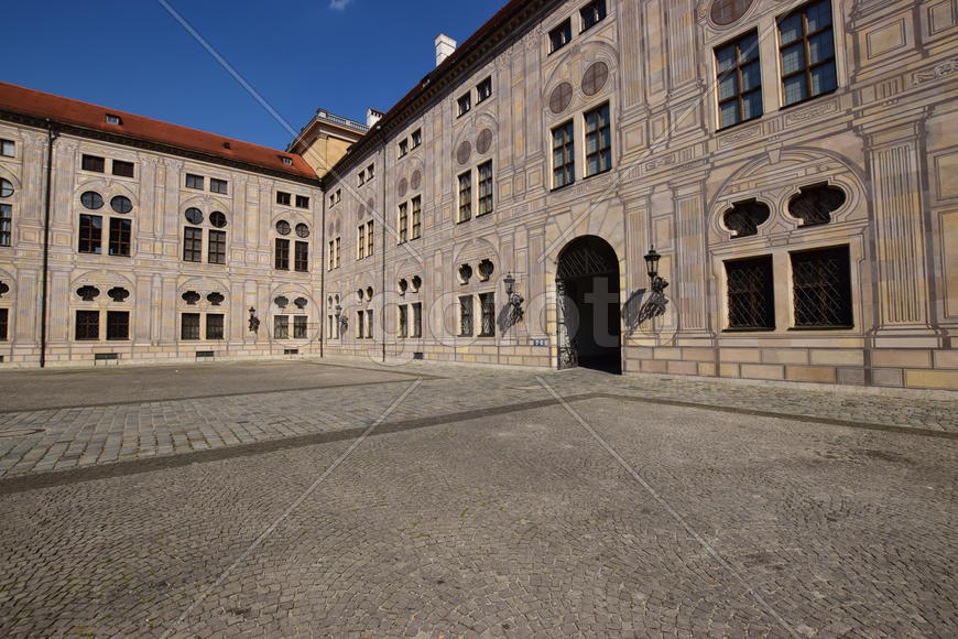 Германия. Мюнхен. Фасад старинного здания 