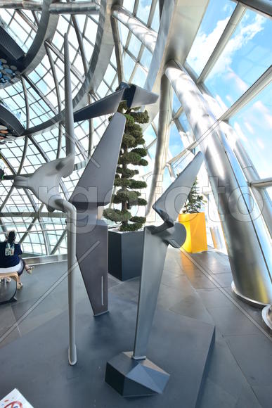 Интерьер стеклянной сферы "Нур-Алем". Казахстан