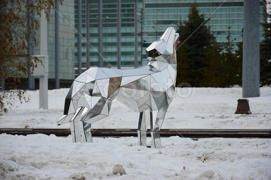 Астана - уличная скульптура из зеркал 