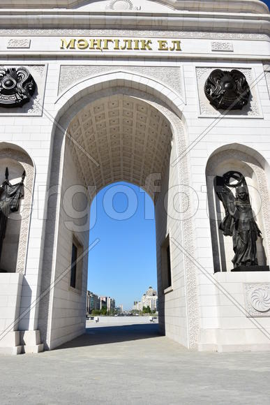 Астана - триумфальная арка. Казахстан