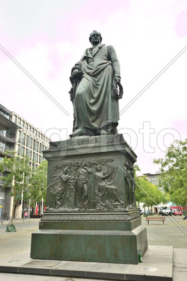 Франкфурт-На-Майне, памятник 