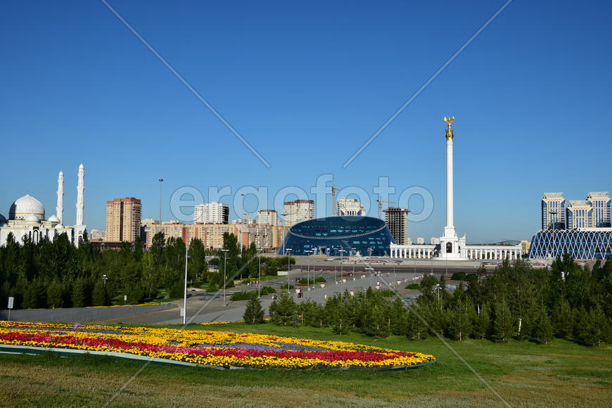 Астана - Площадь независимости. Казахстан 