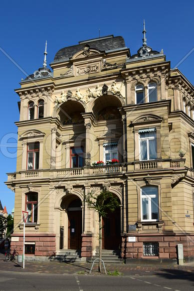 Германия - город Бамберг. Фасад старинного здания 