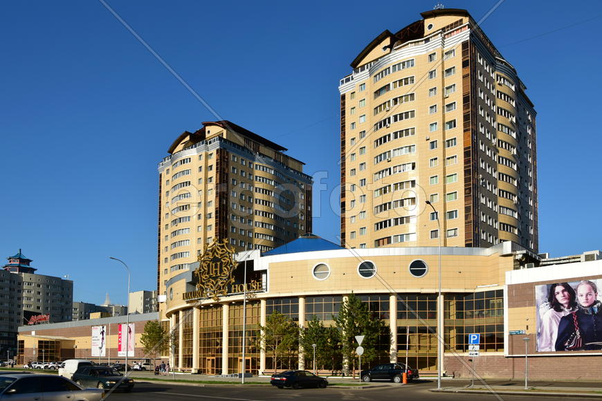 Астана - городская архитектура. Современные многоэтажные здания. Казахстан 
