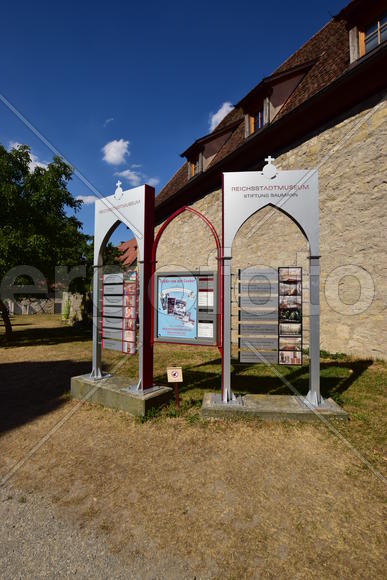 Исторический город Ротенбург в Баварии. Указательная доска 