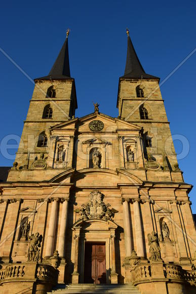 Германия - город Бамберг. Фасад старинного замка 