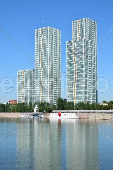 Астана - многоэтажные современные здания. Казахстан 