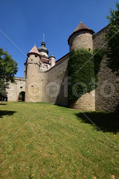 Германия - Город Вюрцбург, Башни замка 
