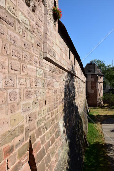 Германия - город Нюрнберг. Фасад крепости с башннями 