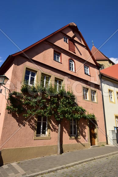 Исторический город Ротенбург в Баварии. Древнейшие здания 