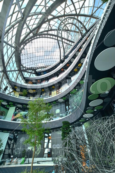 Интерьер стеклянной сферы "Нур-Алем". Казахстан