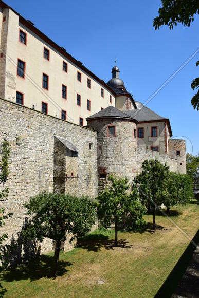 Германия - Город Вюрцбург, Башни замка 