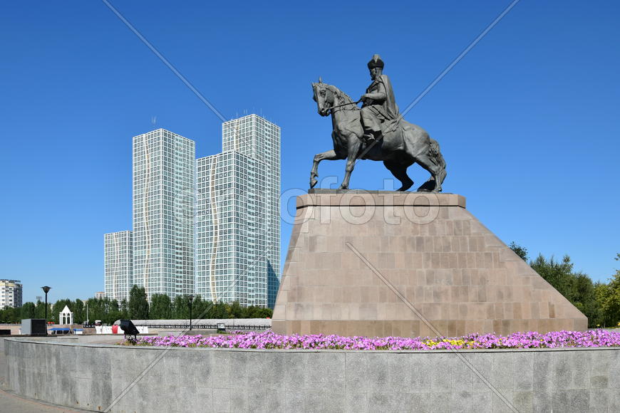 Астана - многоэтажные современные здания. Казахстан 