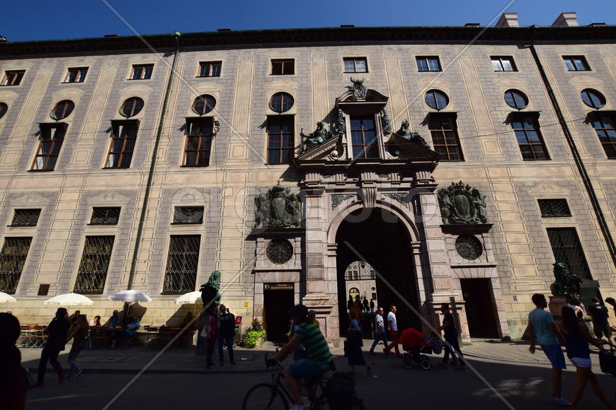 Германия. Мюнхен. Фасад старинного здания 