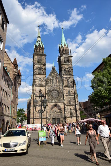 Германия - город Нюрнберг. Фасад здания 