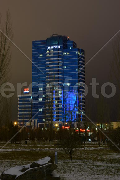 Астана. Современная архитектура города ночью 