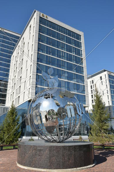 Астана - городская архитектура. Современные многоэтажные здания. Казахстан 