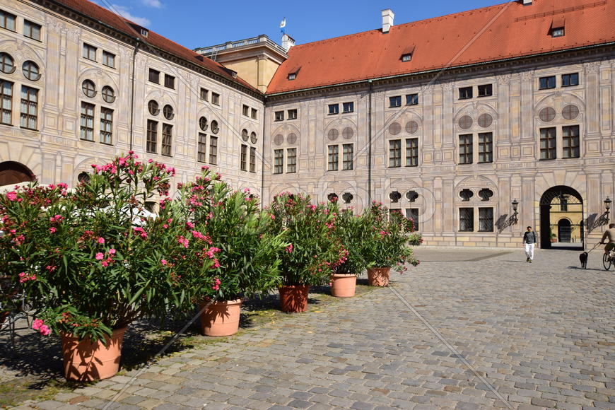 Германия. Мюнхен. Фасад старинного здания 